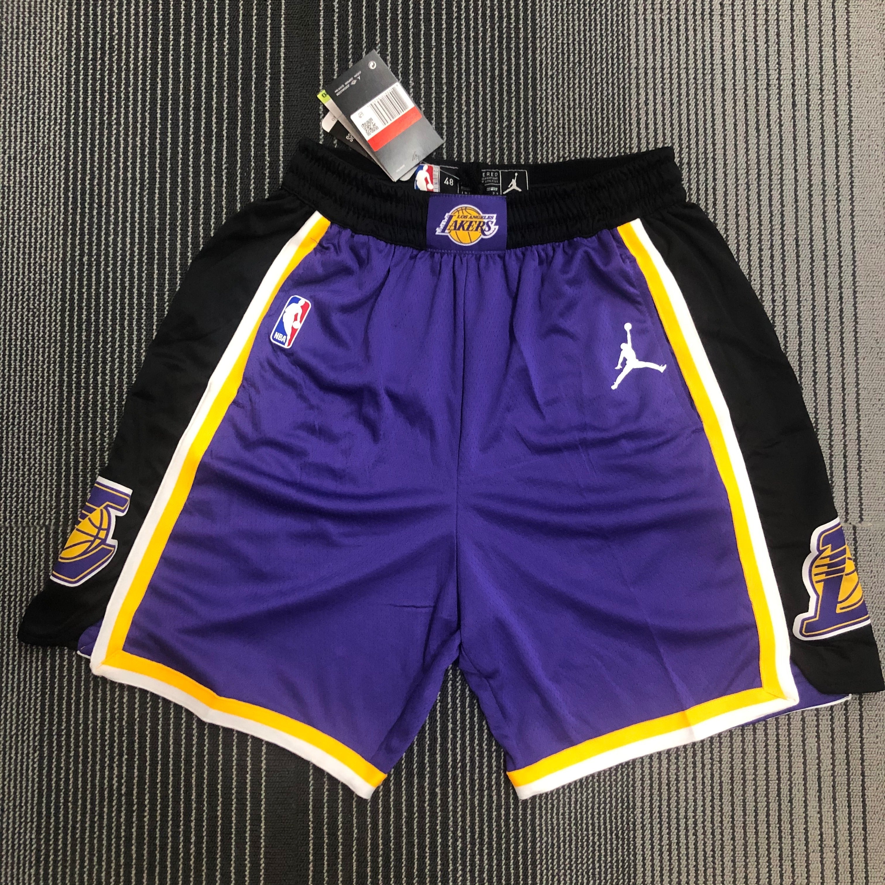 Los Angeles Lakers Short E