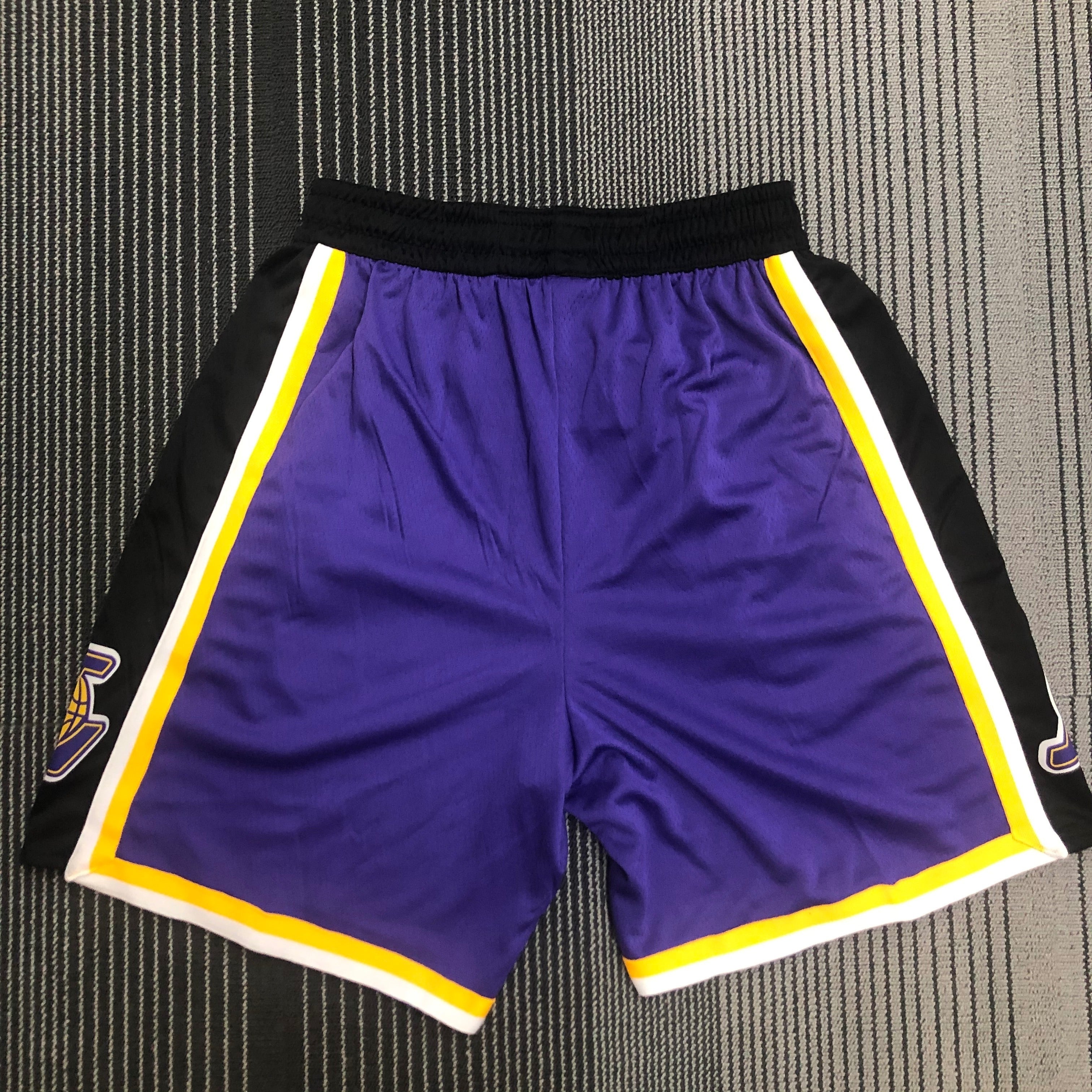 Los Angeles Lakers Short E