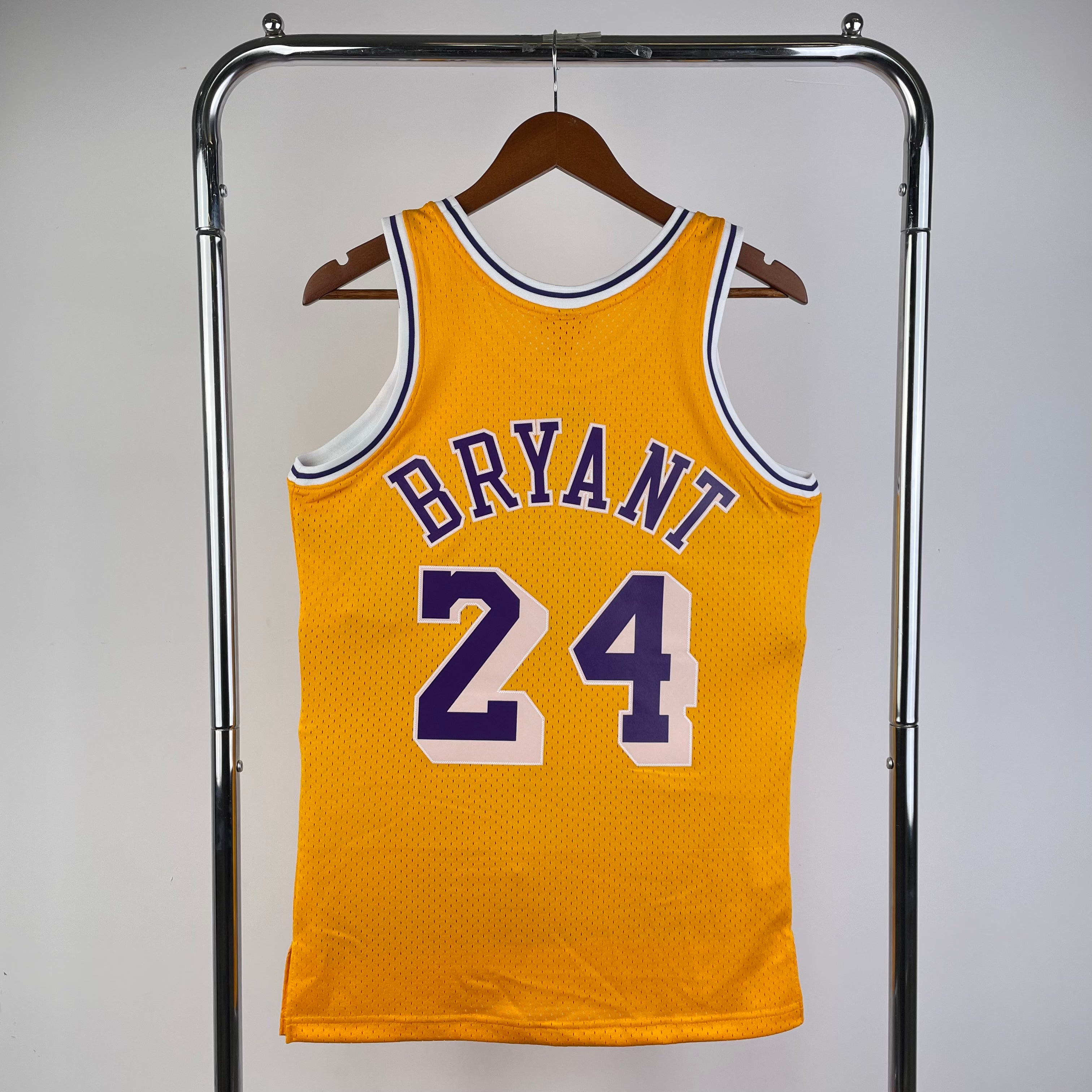 Los Angeles Lakers Kobe Bryant Mitchell & Ness Jersey E